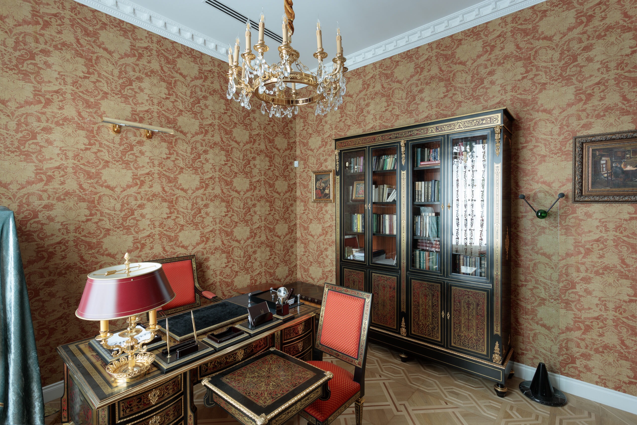 Residential House Classic Style home office