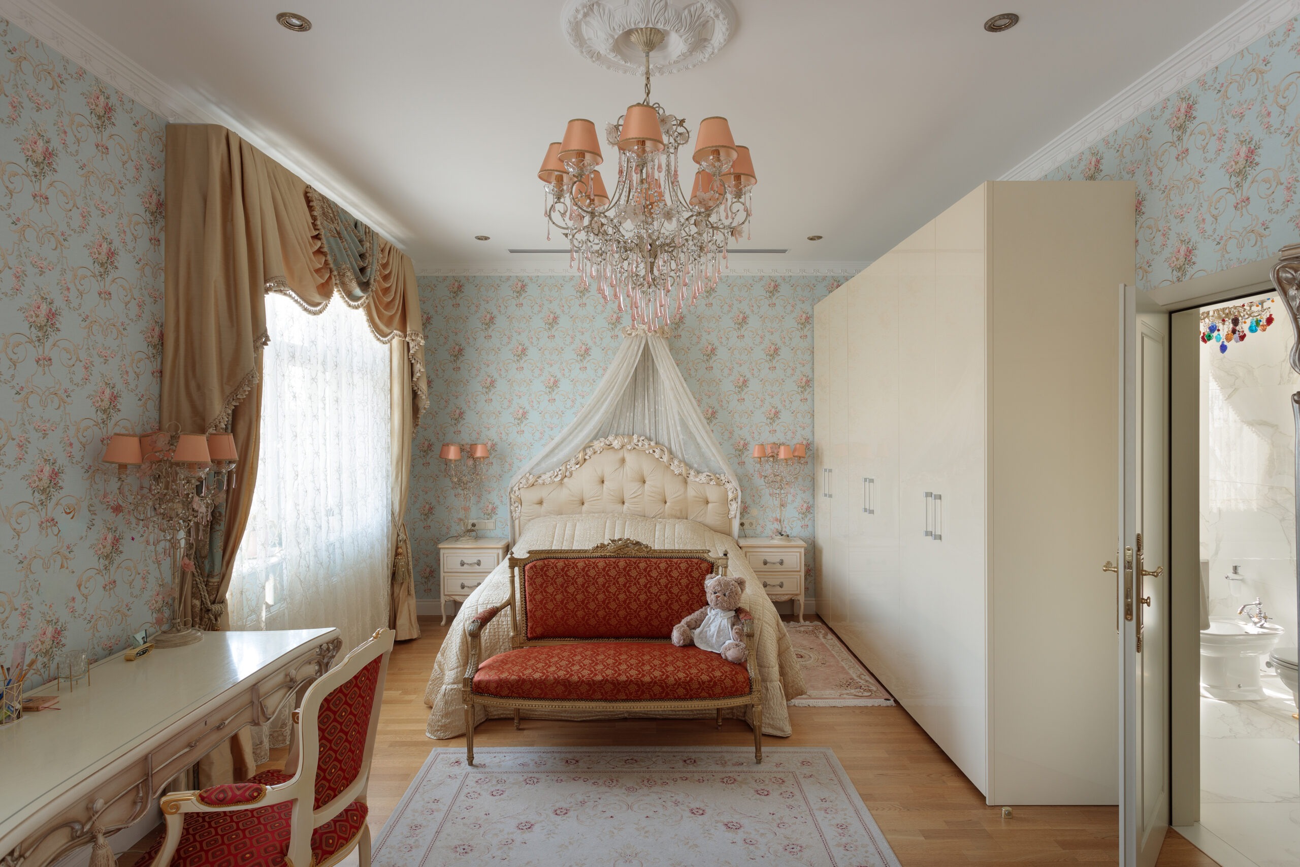 Residential House Classic Style bedroom